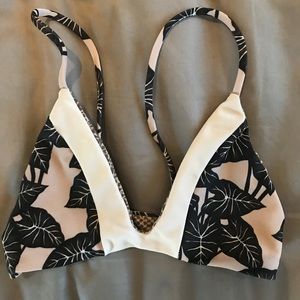 Acacia P bikini top